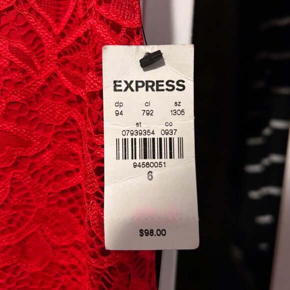 NWT Express Women's Sheath Dress Size 6 Red Floral Lace Mock Neck Short Sleeve - Picture 4 of 6